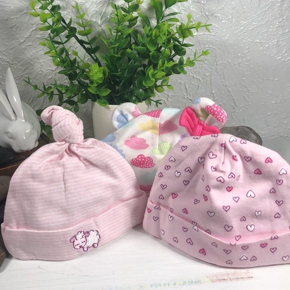 Newborn Infant Hats Bundles Baby Place Set of 3 Beanie Style Baby Hats NWOT - Picture 6 of 13